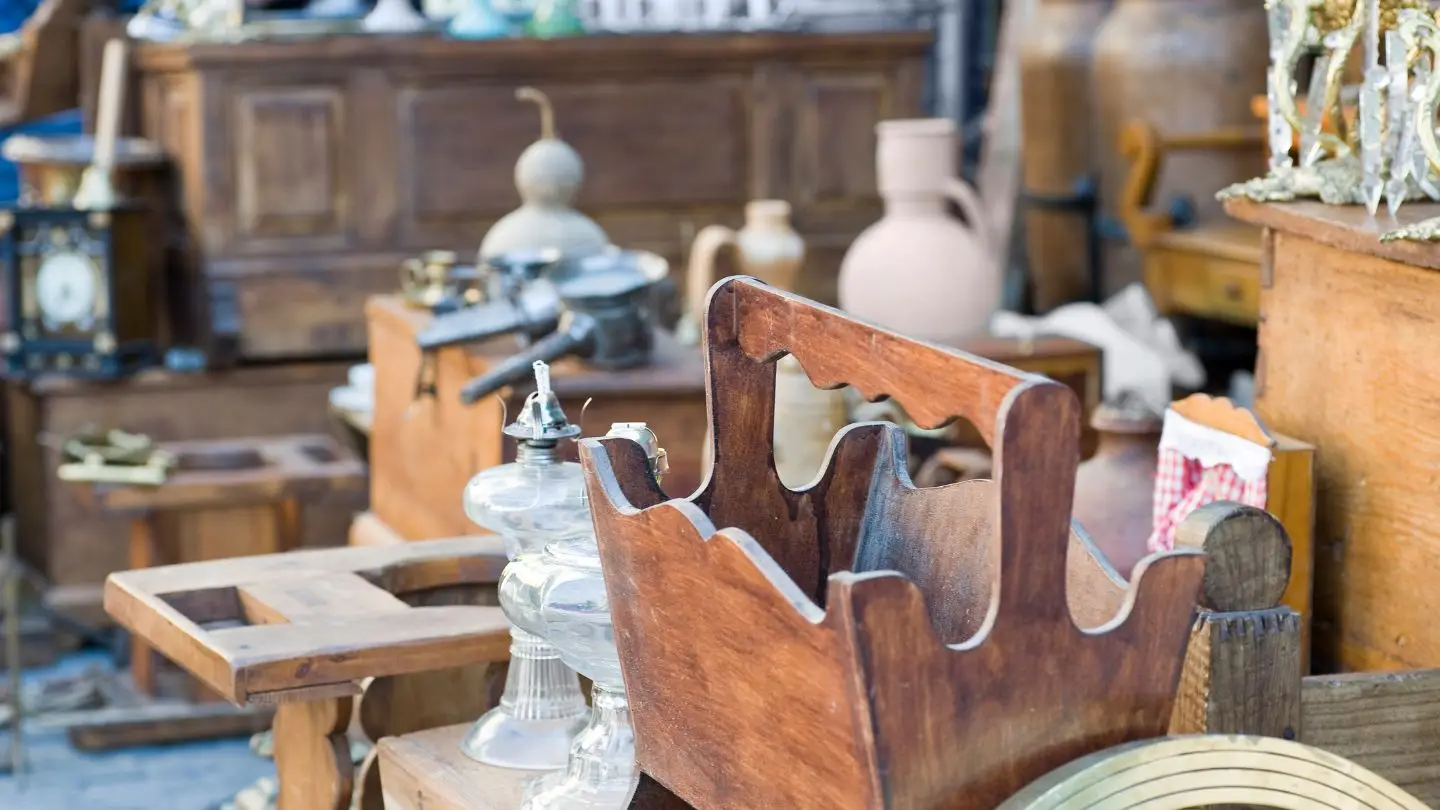Brocante : vente d'objets